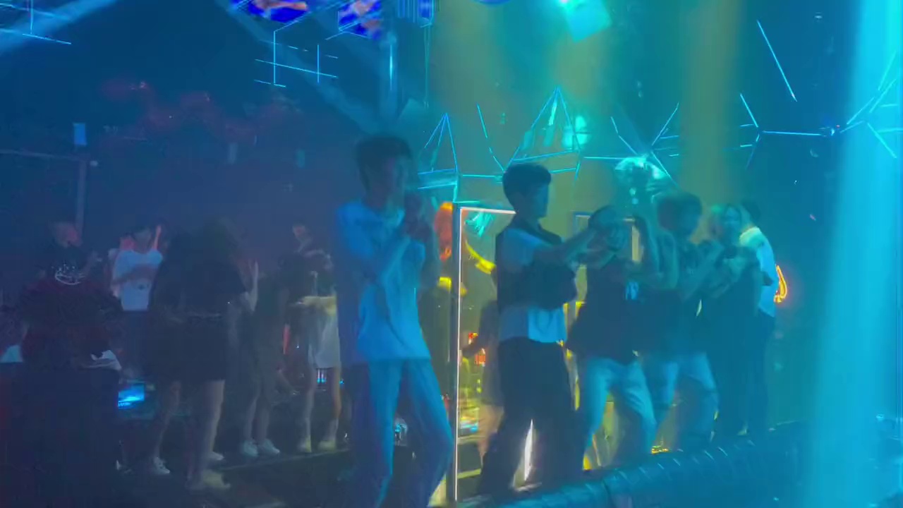酒吧劲爆现场-邓州奥斯卡酒吧/MR.OSCAR CLUB