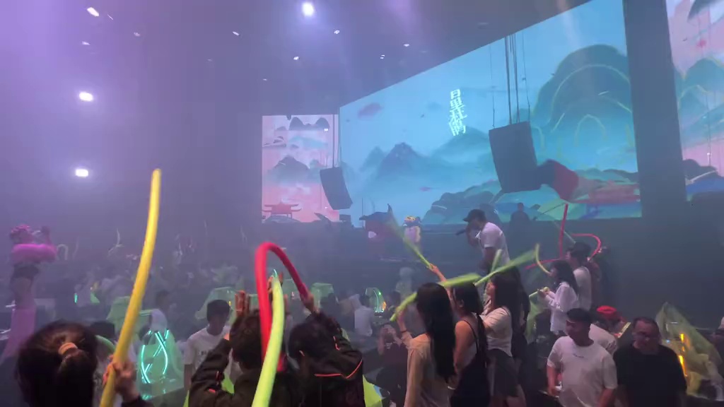酒吧劲爆现场-岑溪囍国潮酒吧