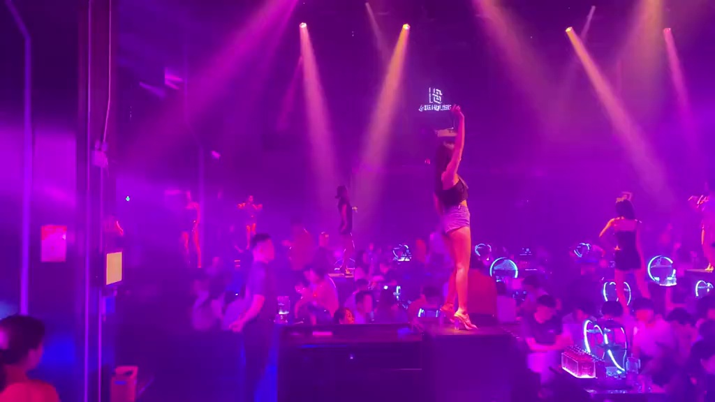 酒吧劲爆现场-北流宾格酒吧/BIG HOUSE电音剧场