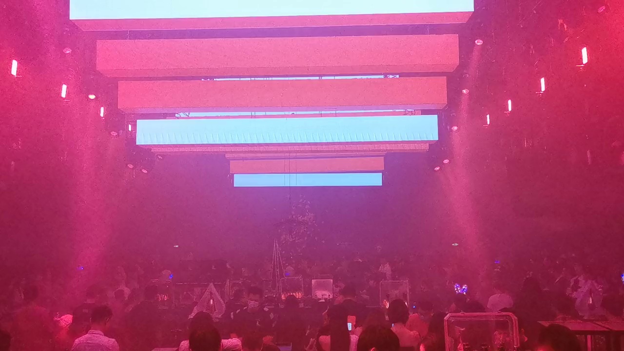 酒吧劲爆现场-扬州LIN CLUB/林卡酒吧