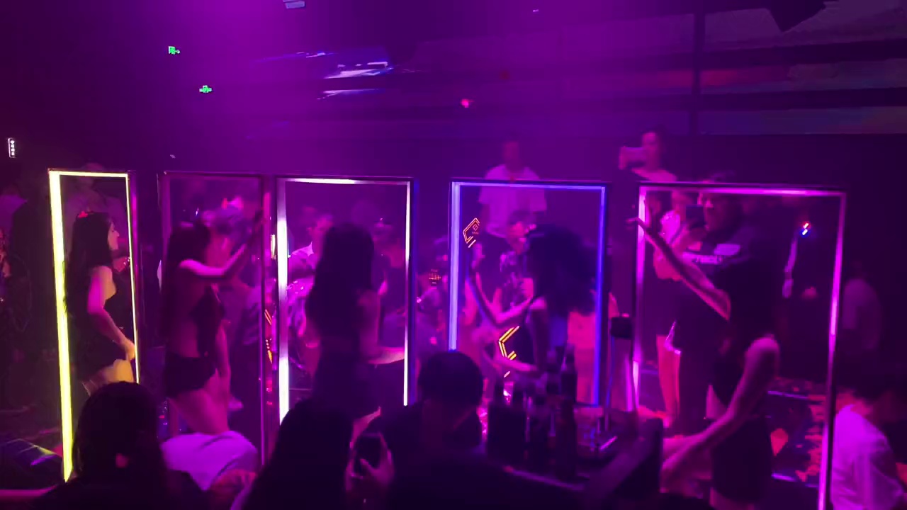 酒吧劲爆现场-德清ET PARK酒吧