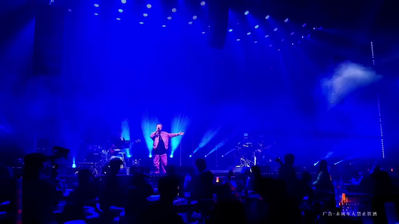 酒吧劲爆现场-襄阳新伊莎酒吧/focus club