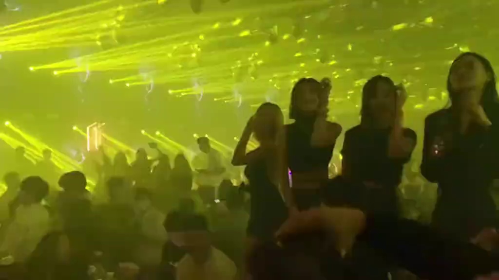 酒吧劲爆现场