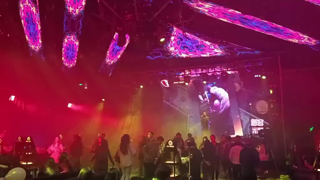 酒吧劲爆现场