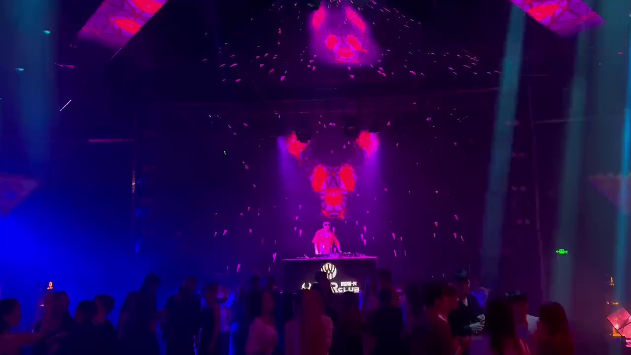 酒吧劲爆现场