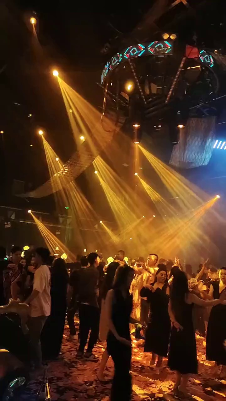 酒吧劲爆现场