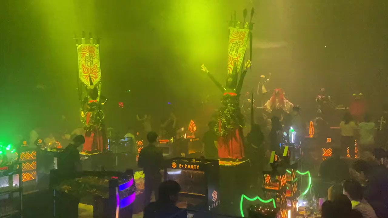 酒吧劲爆现场-邯郸E+酒吧/壹加PARTY电音剧场