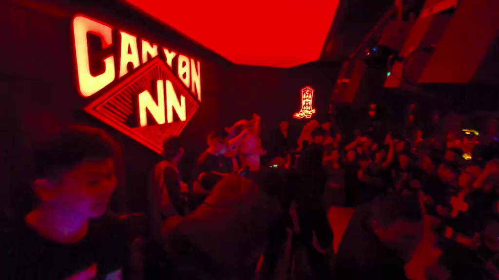 酒吧劲爆现场-那曲CANYON峡谷镇酒吧