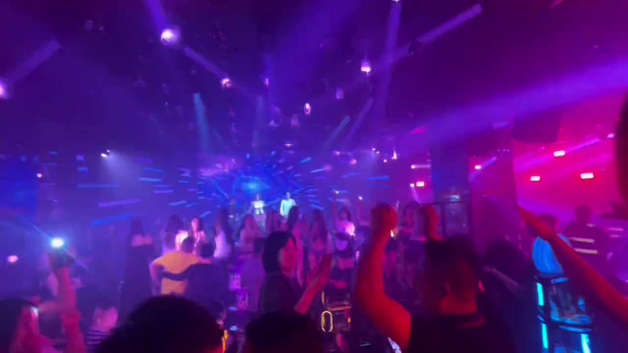 酒吧劲爆现场-太和亿亿酒吧/Y2 CLUB