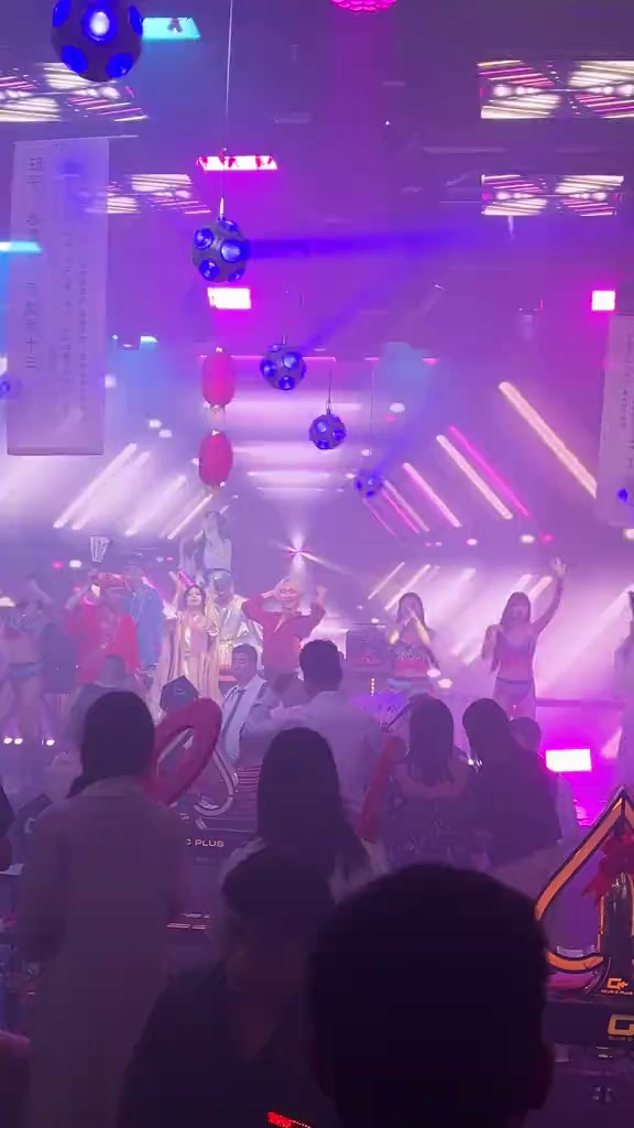 酒吧劲爆现场-彭州C加酒吧/C+ CLUB
