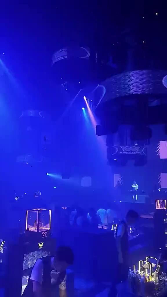 酒吧劲爆现场-郴州红馆NIGHT CLUB