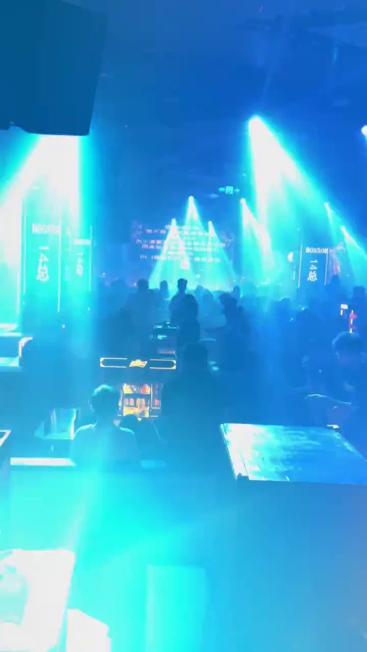 酒吧劲爆现场-儋州欧利莎酒吧