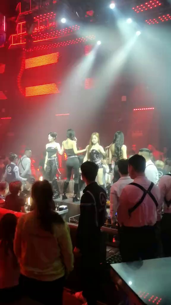 酒吧劲爆现场