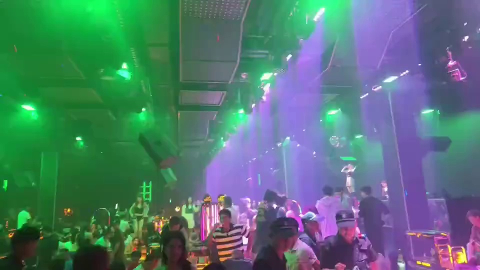 酒吧劲爆现场