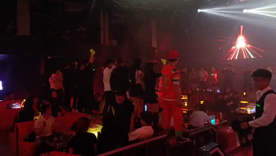 酒吧劲爆现场-张掖百慕大酒吧