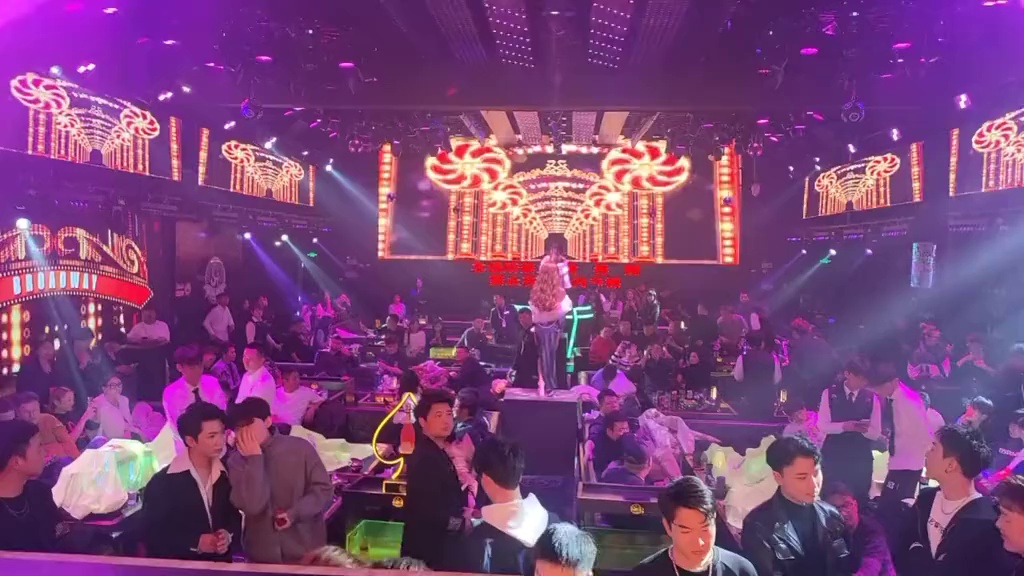 酒吧劲爆现场-上海艾斯派酒吧/SπCLUB