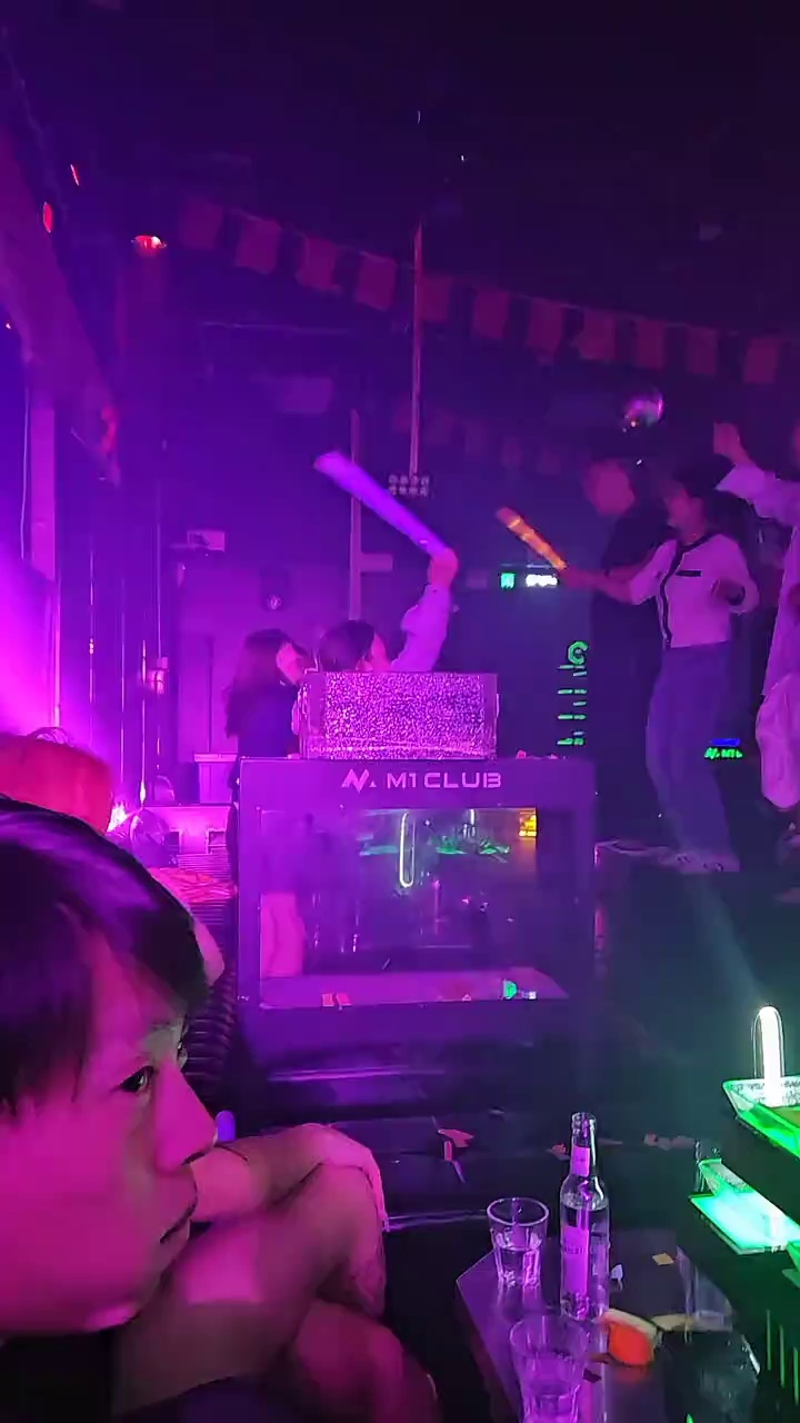 酒吧劲爆现场-南部M1酒吧/M1 club