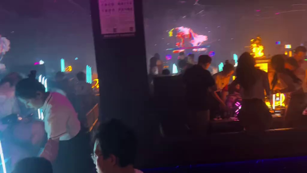 酒吧劲爆现场-长安CAP摩羯酒吧