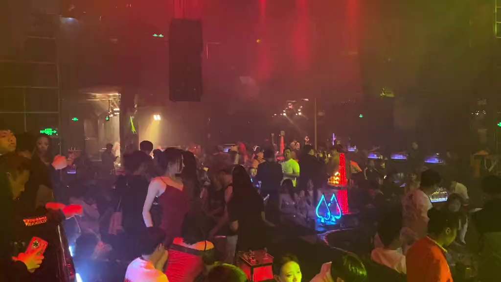 酒吧劲爆现场