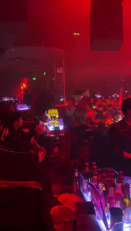 酒吧劲爆现场