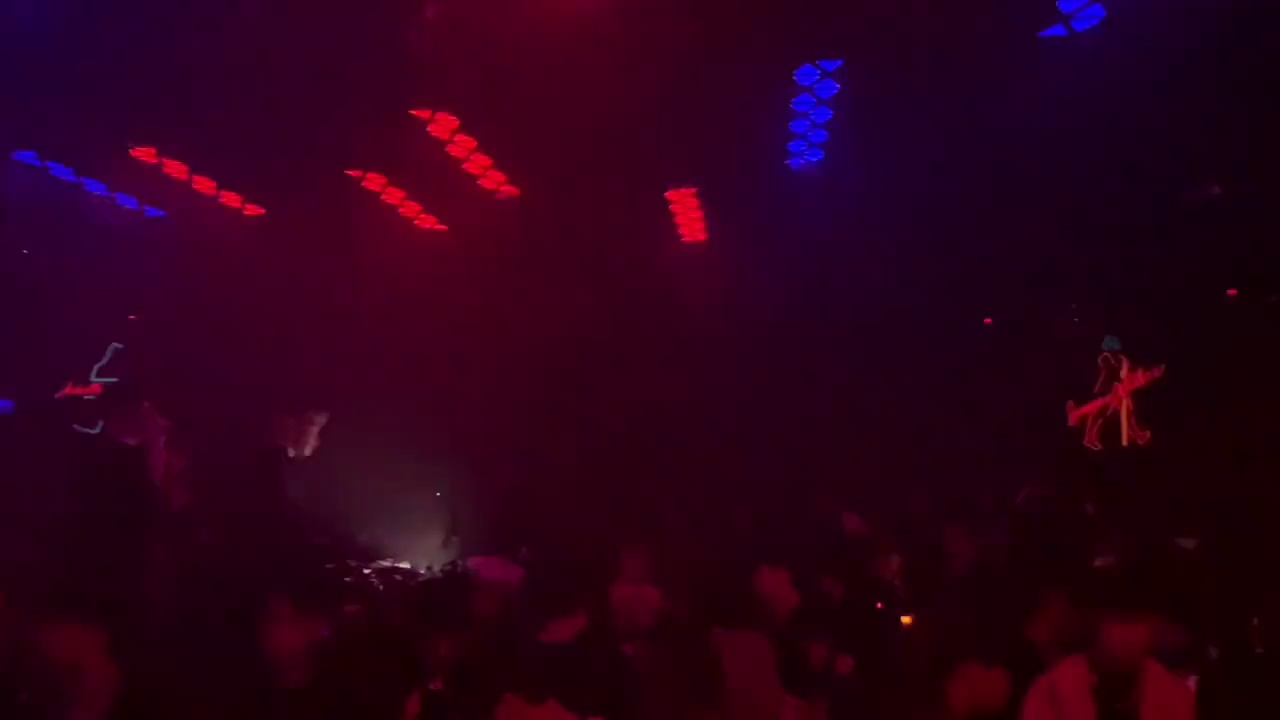 酒吧劲爆现场