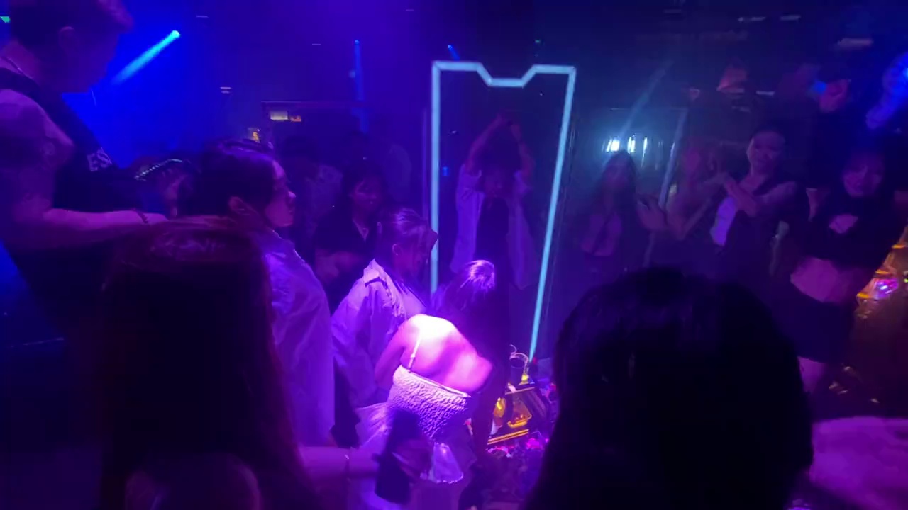 酒吧劲爆现场-滨州杰杰酒吧/JJBAR