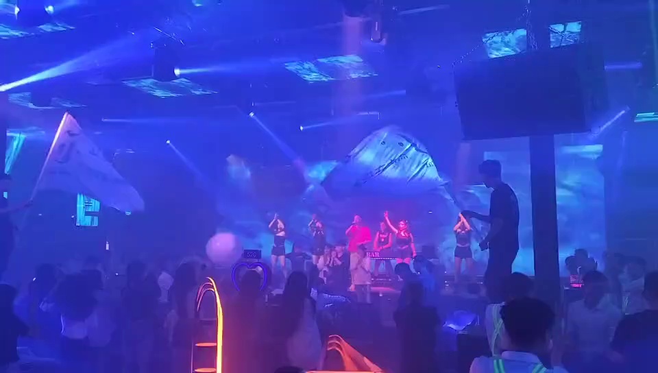 酒吧劲爆现场-滨州杰杰酒吧/JJBAR