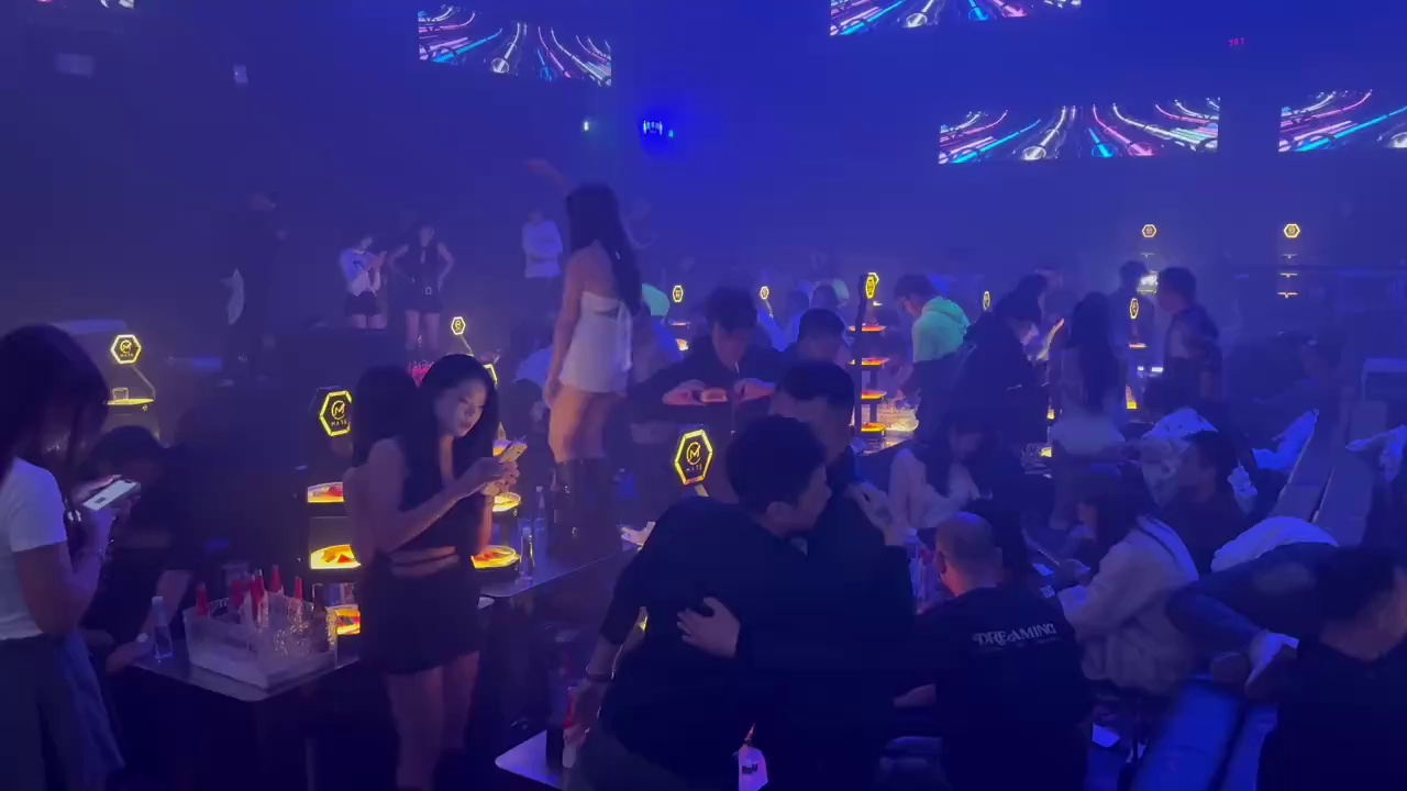 酒吧劲爆现场