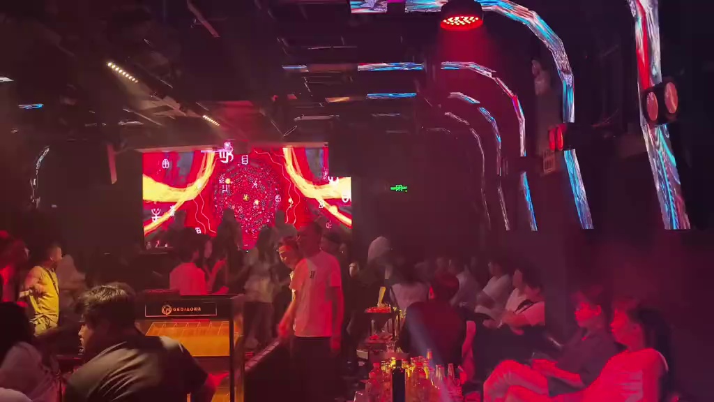 酒吧劲爆现场-牟定TC.BOOM