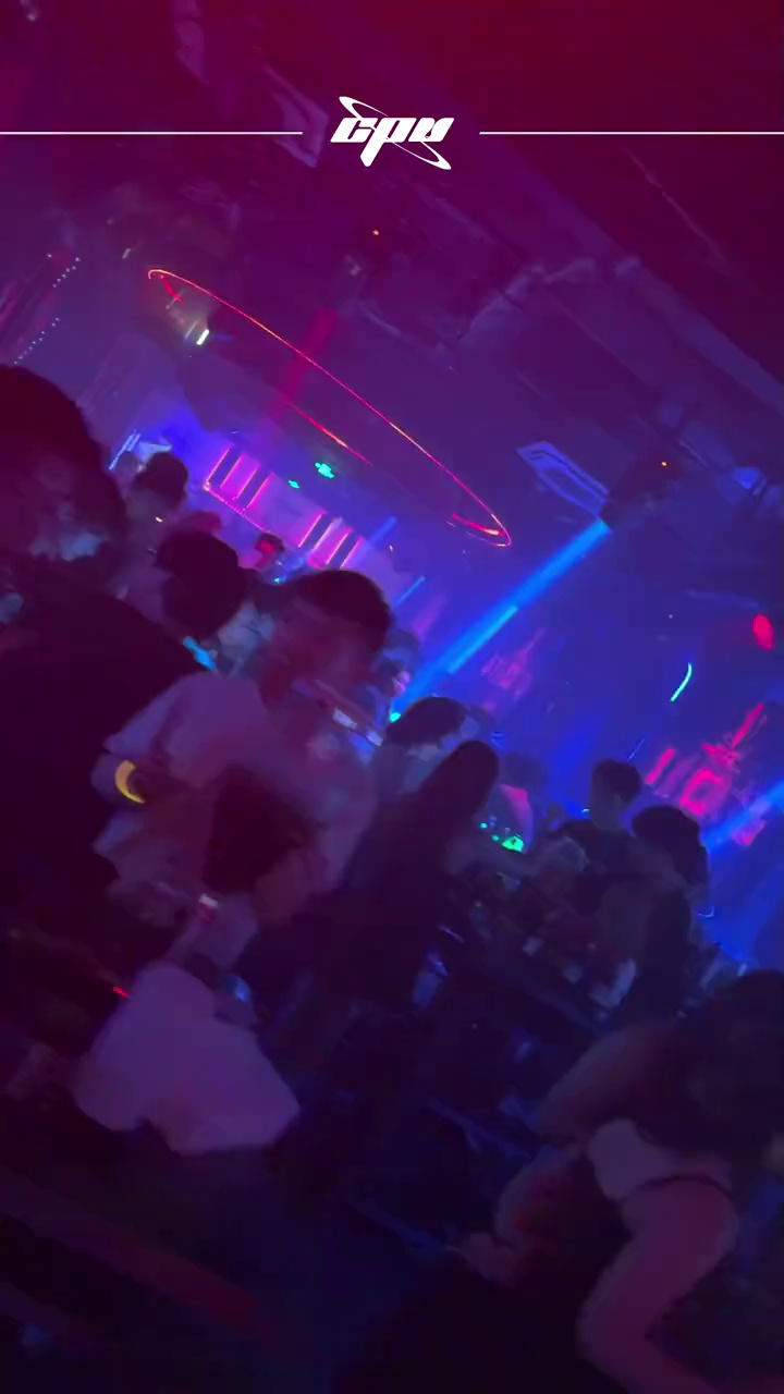 酒吧劲爆现场-广州CPU Party House(龙洞店)
