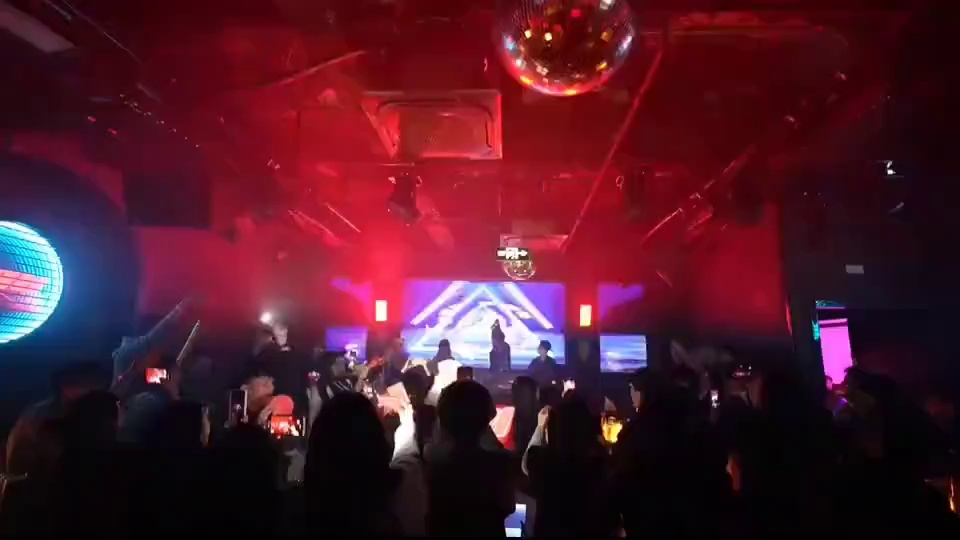 酒吧劲爆现场-广州CPU Party House(嘉禾望岗店)