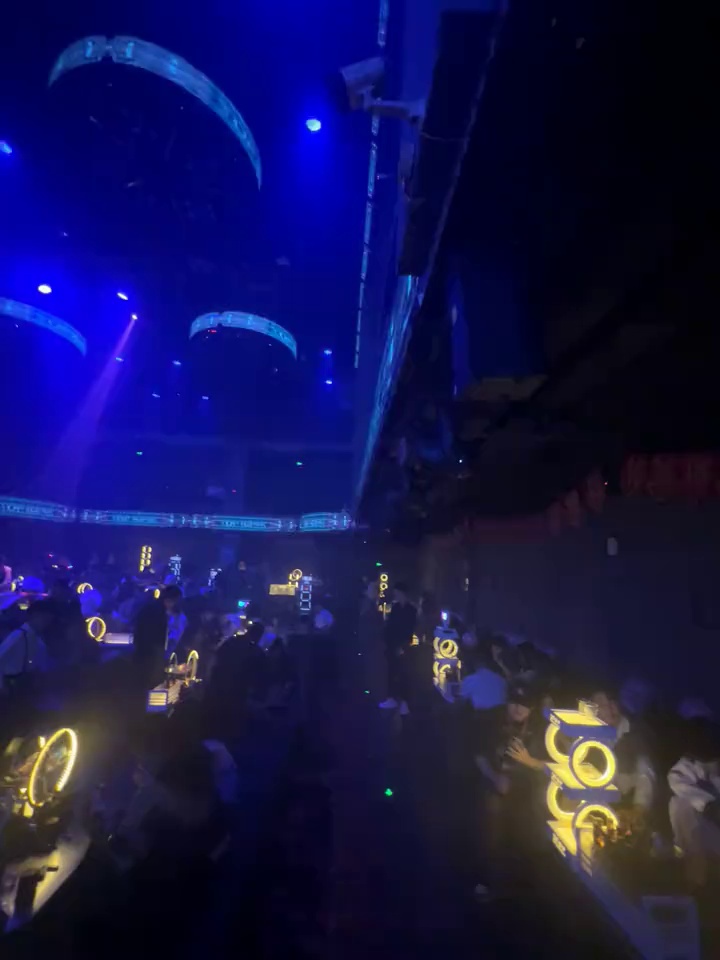 酒吧劲爆现场-长兴TOP RANK CLUB
