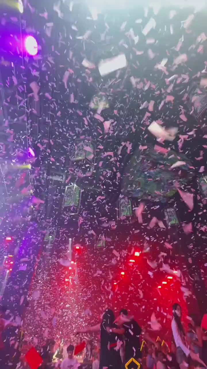 酒吧劲爆现场-贵阳星汉麒麟酒吧