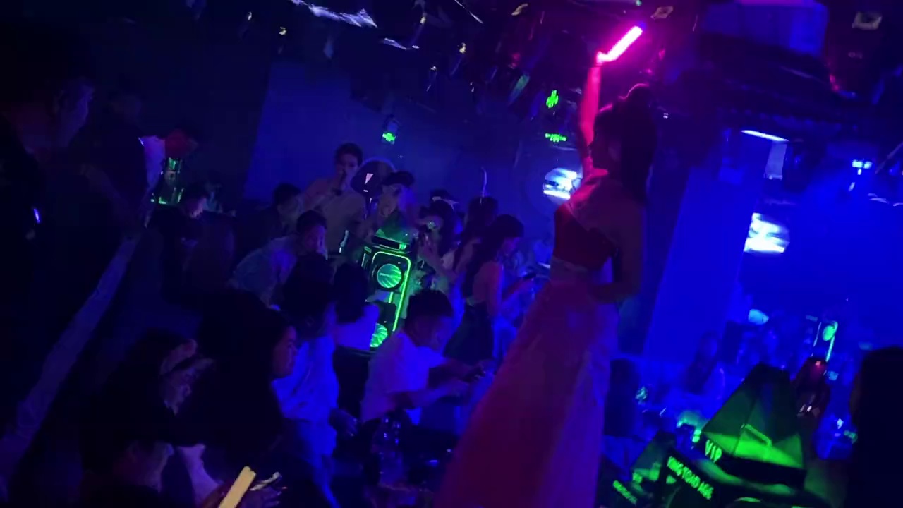 酒吧劲爆现场-习水KING酒吧