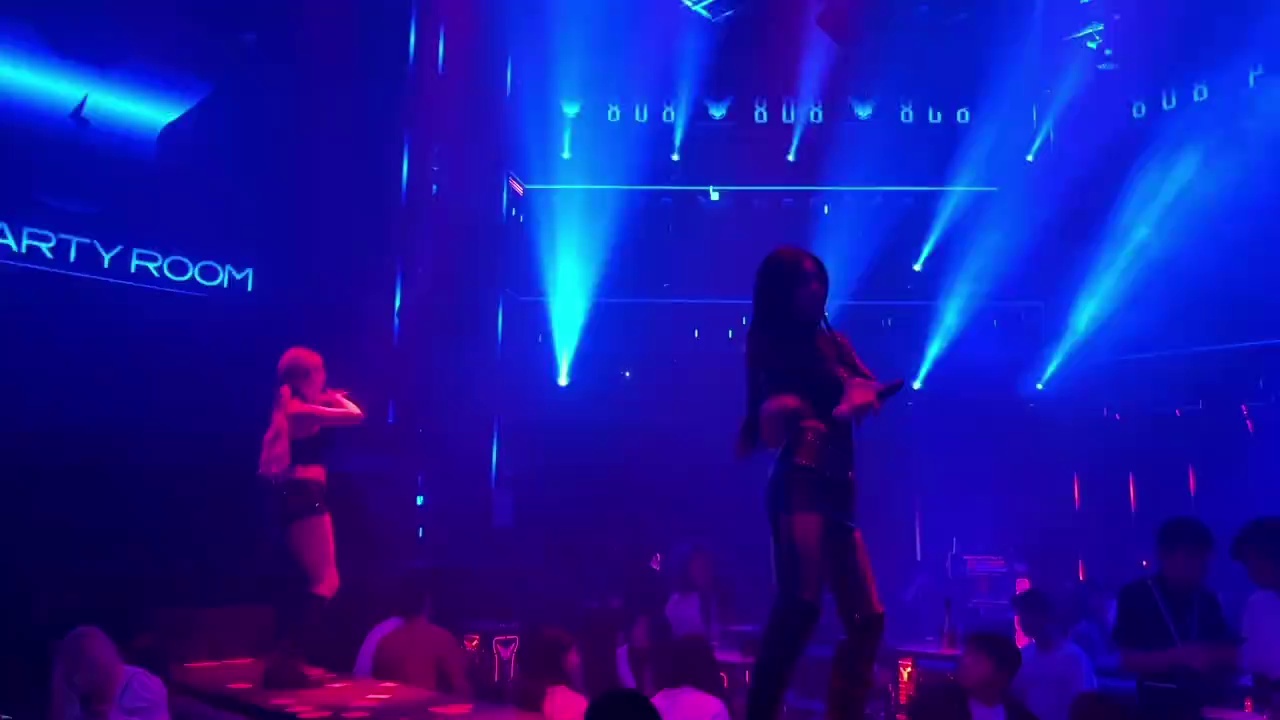 酒吧劲爆现场-昆明808 PARTY ROOM