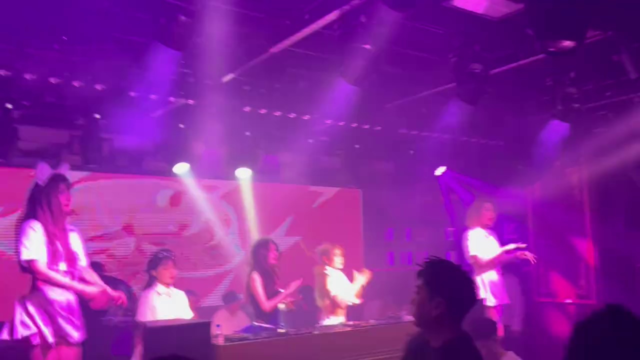 酒吧劲爆现场-福州滚石酒吧