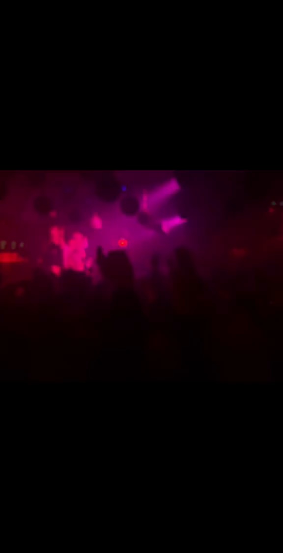 酒吧劲爆现场-福州猩猩地堡酒吧