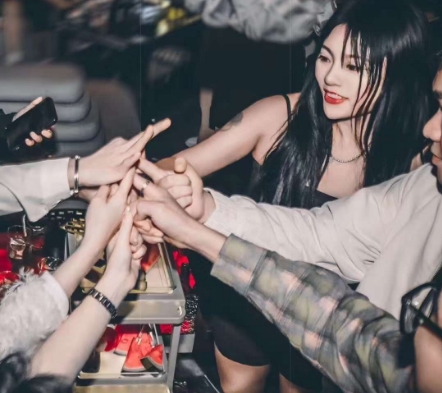 襄阳襄阳BOOM.XX酒吧