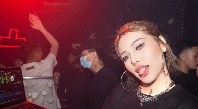 东莞东莞街子里酒吧,东莞IN THE STREET CLUB