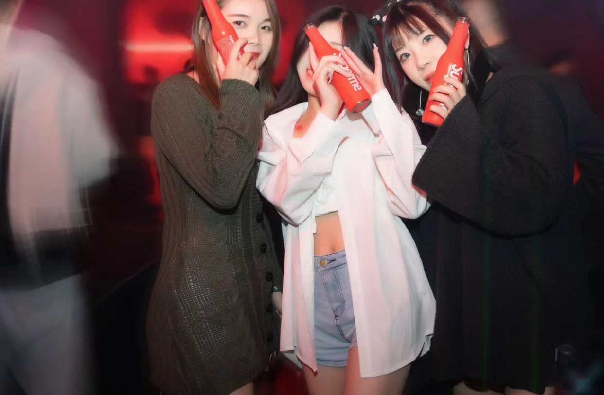 佛山佛山凯丽中文电音酒吧