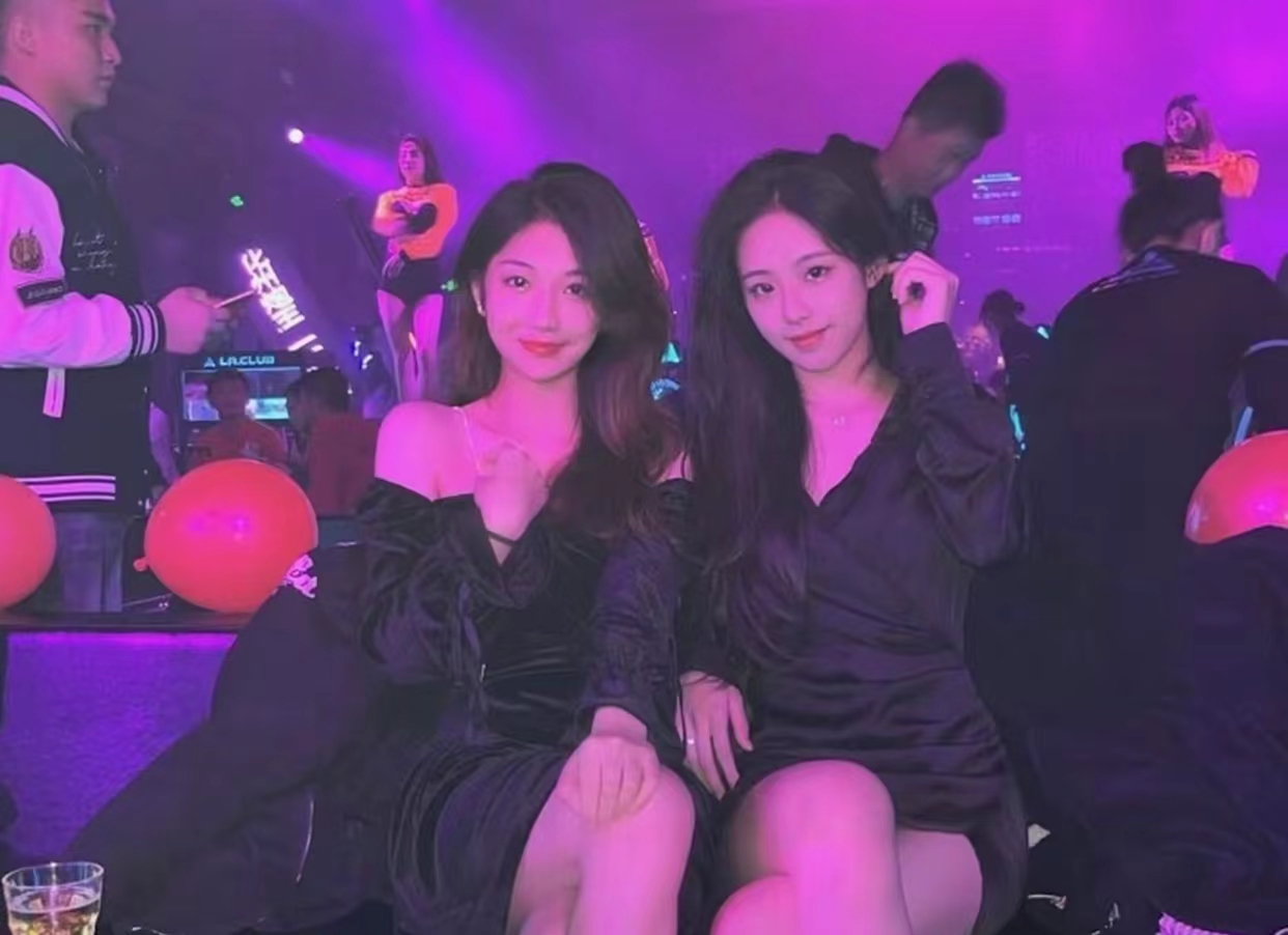 靖西靖西格莱美剧院式酒吧