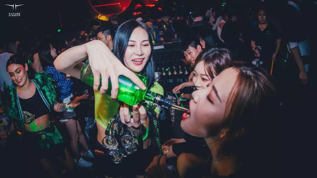 Timmy Trumpet | 在音乐的古典、潮流、经典自由穿梭的男人，我们怎能不爱？-无锡FUTURE酒吧/Future Elements