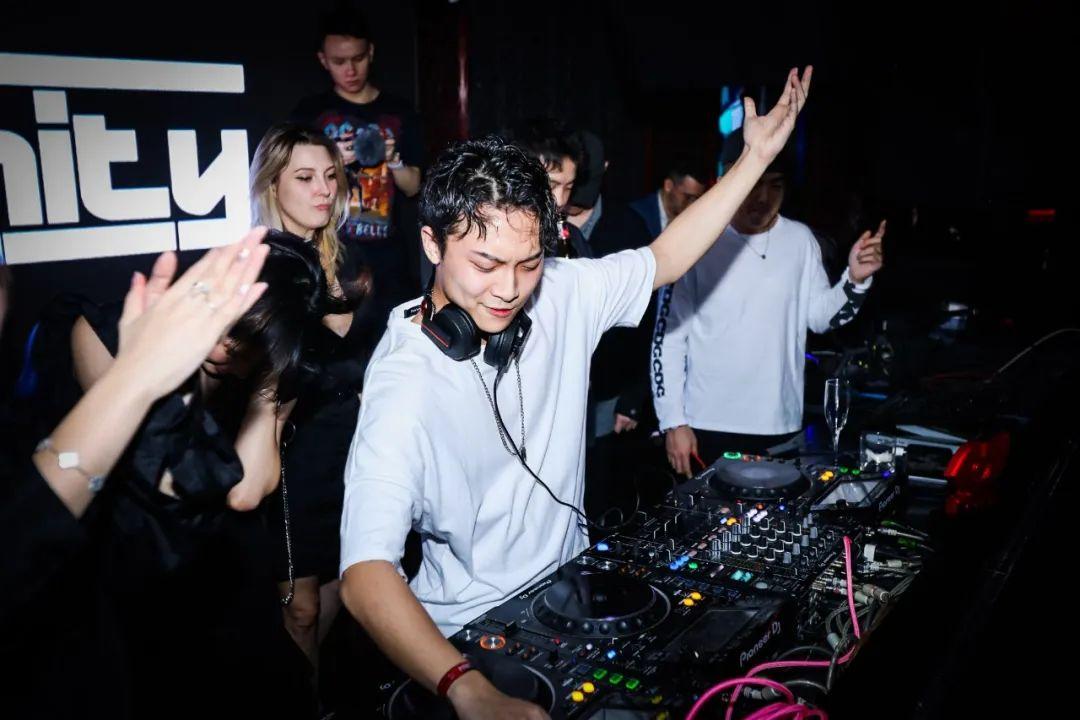 Top100DJs are back! Get your tickets NOW! 百大DJs回来了!现在就以预售门票!-上海Bar Rouge(外滩18号店) Top100DJs are back! Get your tickets NOW! 百大DJs回来了!现在就以预售门票!-上海Bar Rouge(外滩18号店)