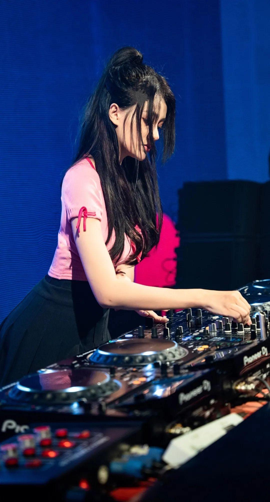 下周五奔现,这晚你的梦里一定有她@DJ ZO-武汉MUSE CLUB 武汉光谷店 下周五奔现,这晚你的梦里一定有她@DJ ZO-武汉MUSE CLUB 武汉光谷店