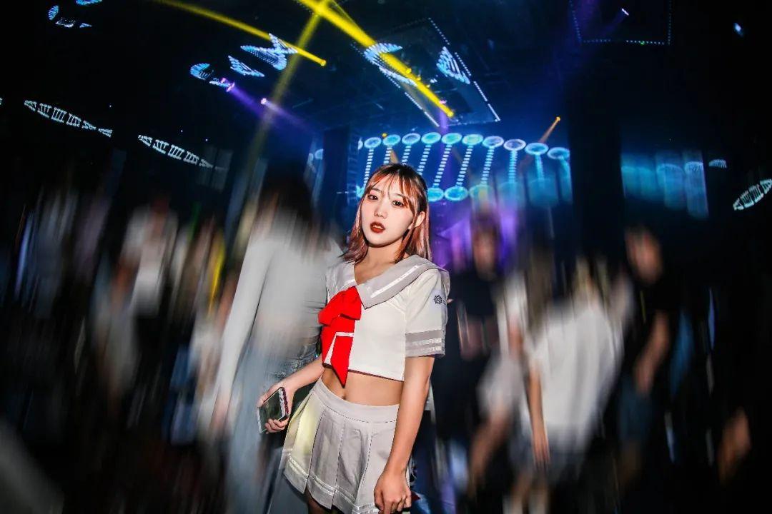 REVIEW|  昨晚E-ZOO的女孩都是初恋味的-长沙电子动物园酒吧/E-ZOO club