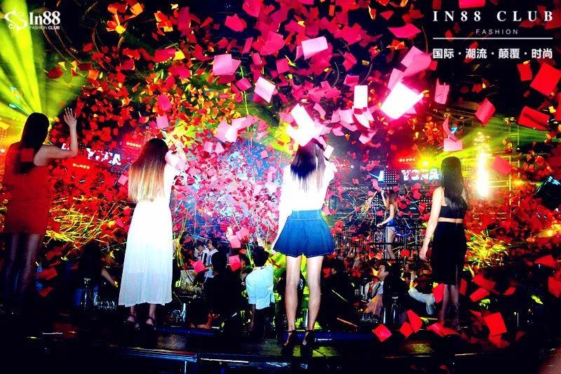 IN88 Party space ◢ （今晚）17日《IN88文化节》“骰王争霸赛”感恩回馈新老客户；全场酒水88元起！-福州IN88酒吧