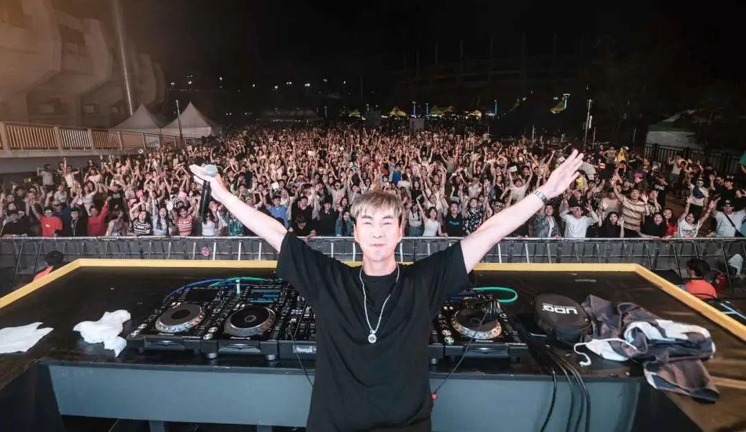 2020！为国人DJ Royal &amp;amp; Dayle冲击DJMag百大助力！-上海FirstX酒吧