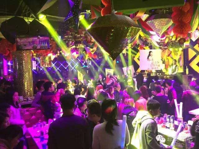 |菲芘酒吧-五周年店庆预告|2020/07/03重金特邀华语乐坛创作小天后-李思亲临现场倾情演绎，臻情有您，伴我同行！-北流菲芘酒吧/PHEBE CLUB