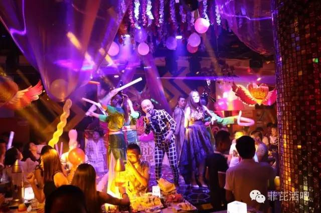 |菲芘酒吧-五周年店庆预告|2020/07/03重金特邀华语乐坛创作小天后-李思亲临现场倾情演绎，臻情有您，伴我同行！-北流菲芘酒吧/PHEBE CLUB