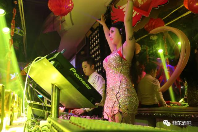 |菲芘酒吧-五周年店庆预告|2020/07/03重金特邀华语乐坛创作小天后-李思亲临现场倾情演绎，臻情有您，伴我同行！-北流菲芘酒吧/PHEBE CLUB